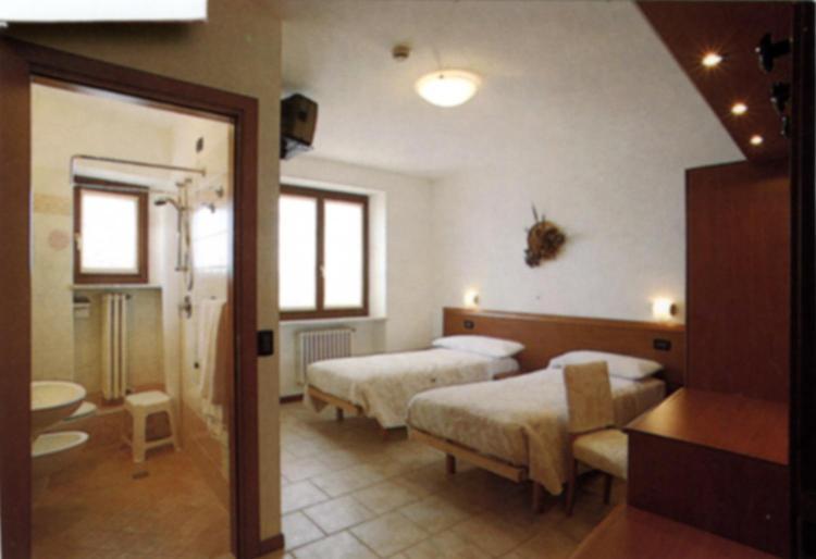 Hotel Scandola Bosco Chiesanuova Oda fotoğraf